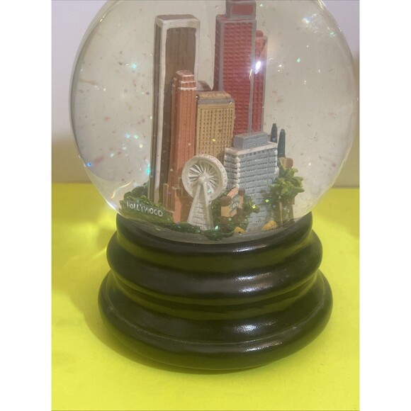 Vintage Rare Los Angeles California LA Musical Snow Globe Excellent - Picture 8 of 9